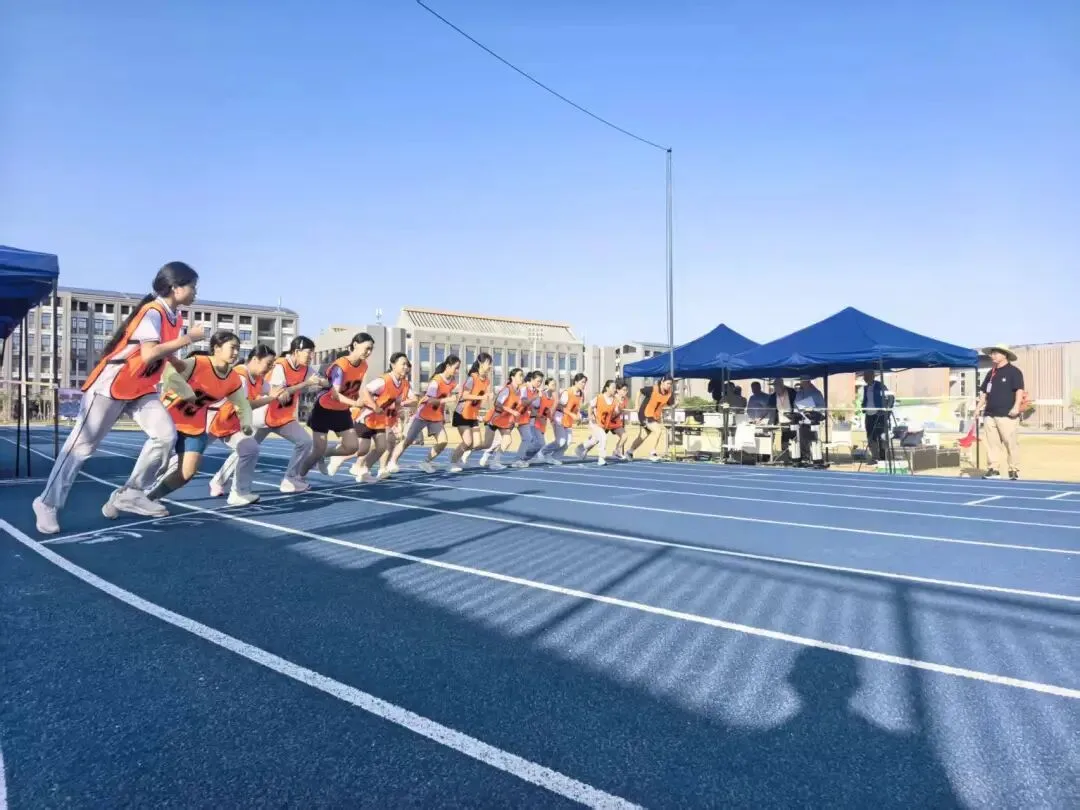 奔跑吧,少年!我县中考体育开考,近700名考生驰骋考场 第3张