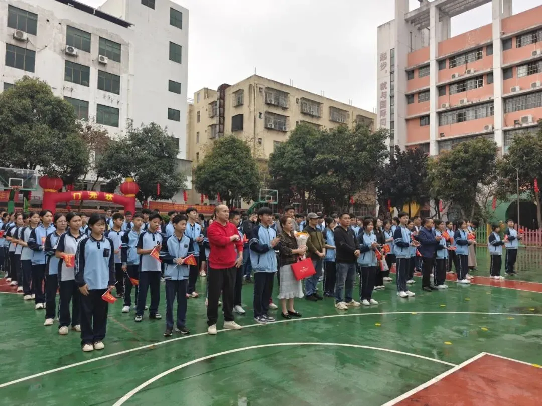 百日逐梦 马跃中考 笃行致远 决胜今朝|南宁东师实验学校2026届百日誓师大会燃情启幕 第17张
