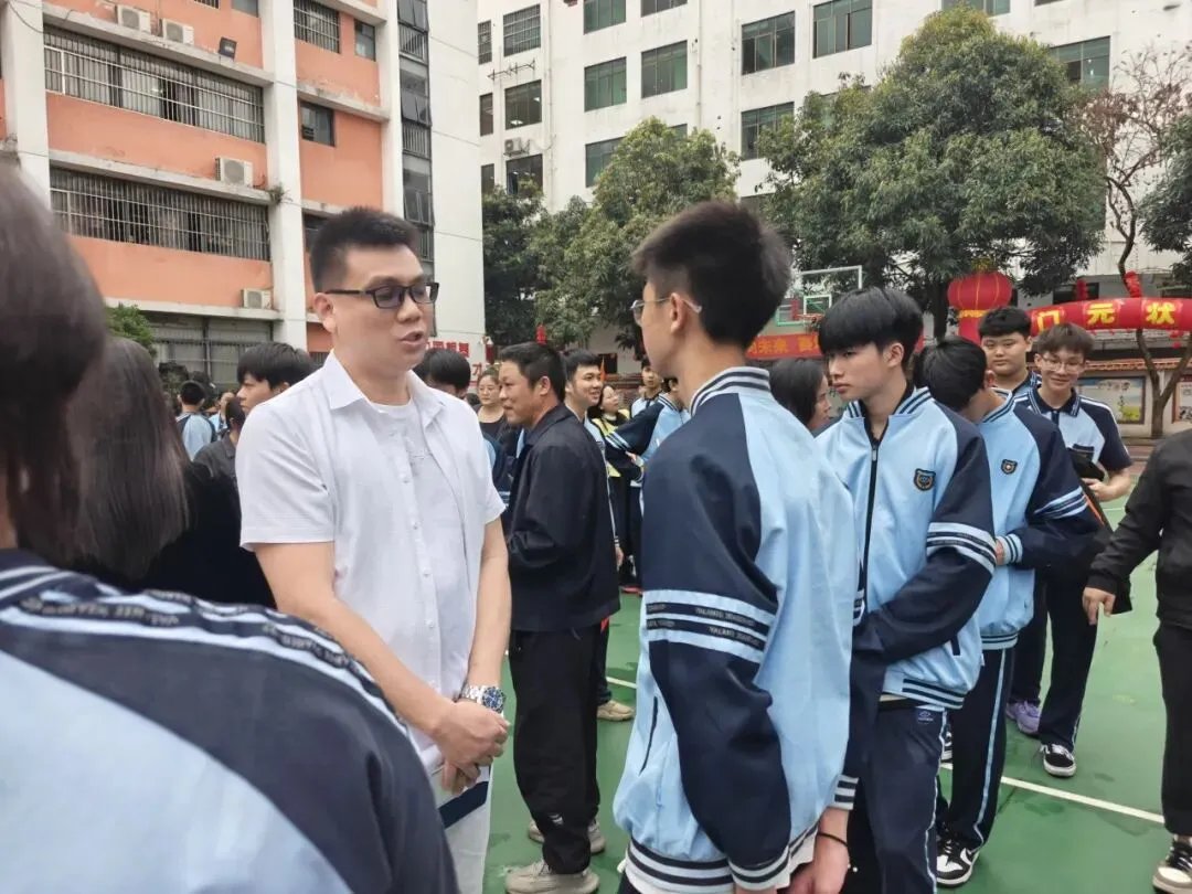 百日逐梦 马跃中考 笃行致远 决胜今朝|南宁东师实验学校2026届百日誓师大会燃情启幕 第31张