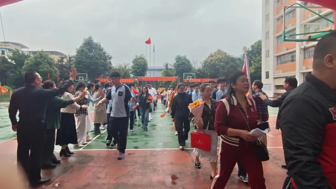 百日逐梦 马跃中考 笃行致远 决胜今朝|南宁东师实验学校2026届百日誓师大会燃情启幕 第38张