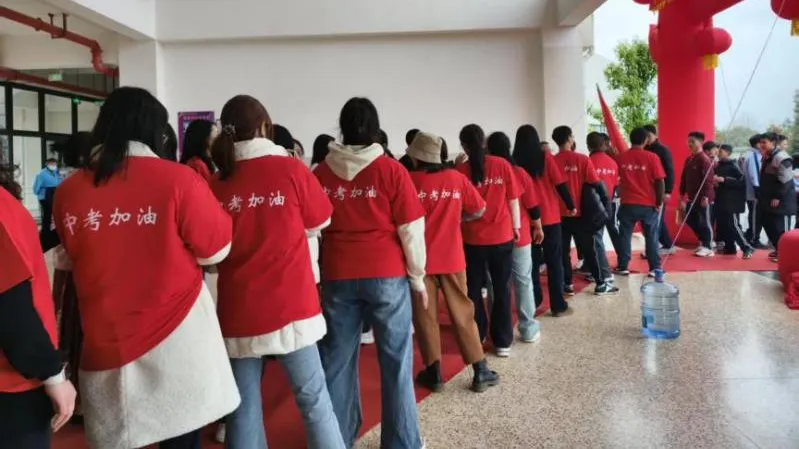 逐梦中考,誓创辉煌——云南师范大学附属嵩明中学八年级地生信誓师 第5张