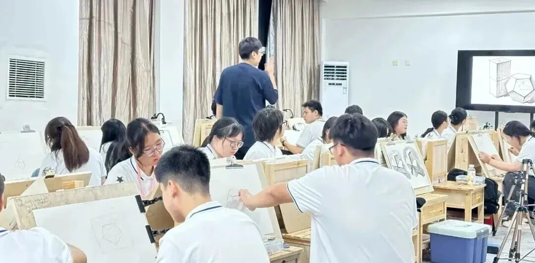 中考已经不足白天,无缘普高还有什么出路?可选择的贯通班:超宇学校 第8张