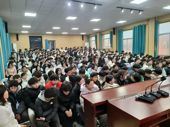 【唯以青春之名·共赴中考之约】顾庄学校初三年级中考冲刺动员大会 第5张