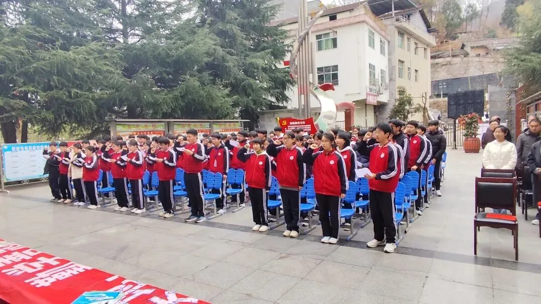 【校园活动】燕子砭镇初级中学召开中考百日誓师大会 第7张