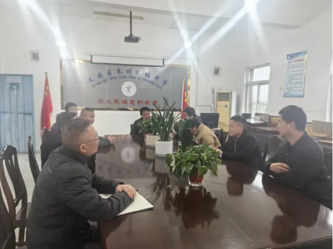 精准调研明方向 凝心聚力备中考——区教研室深入朱村中学调研实验与体育备考工作 第1张