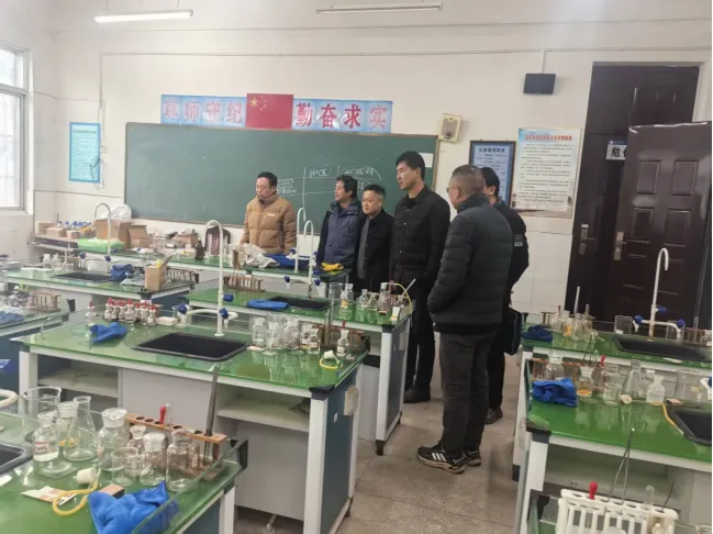 精准调研明方向 凝心聚力备中考——区教研室深入朱村中学调研实验与体育备考工作 第2张