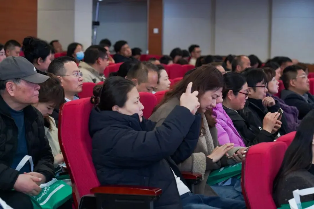 轻装上阵静待花开 家校携手助力中考——蚌埠市家庭教育指导中心开展前家长减压指导活动 第6张