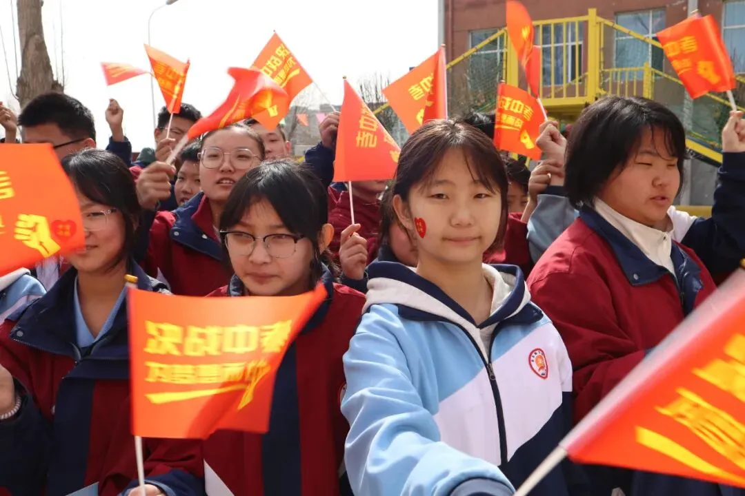 百日竞渡,破浪展雄风——金太阳学校中考百日誓师大会圆满举行 第9张