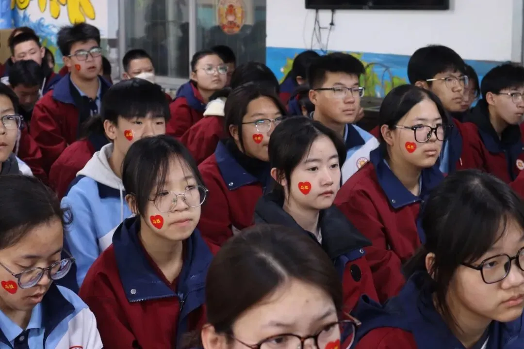百日竞渡,破浪展雄风——金太阳学校中考百日誓师大会圆满举行 第13张