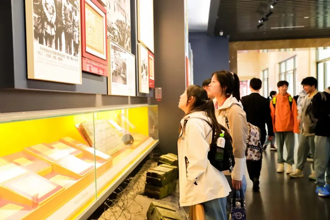 追寻赶考足迹 誓创中考辉煌 ——记初三年级香山革命纪念馆主题教育活动暨百日誓师大会 第26张