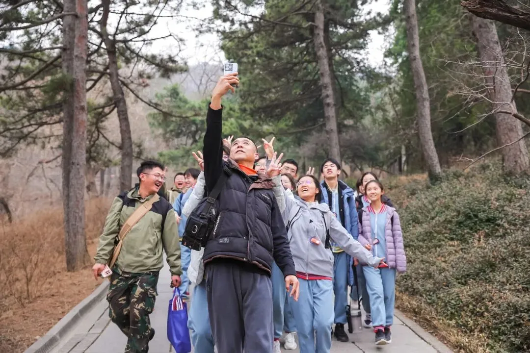 追寻赶考足迹 誓创中考辉煌 ——记初三年级香山革命纪念馆主题教育活动暨百日誓师大会 第45张