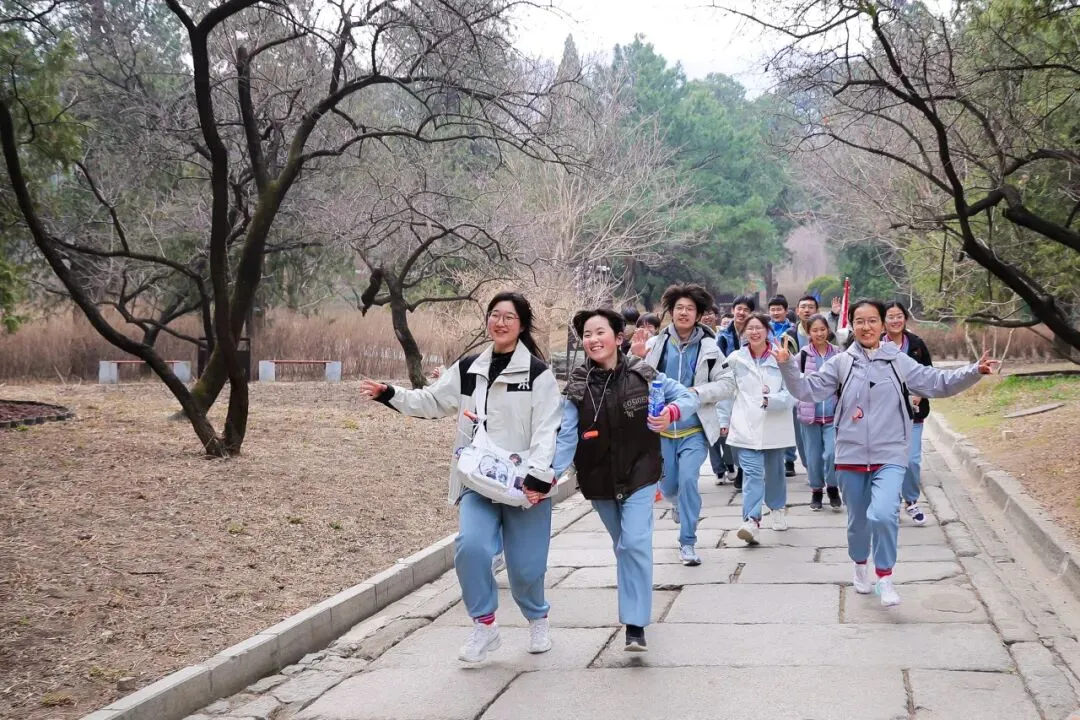 追寻赶考足迹 誓创中考辉煌 ——记初三年级香山革命纪念馆主题教育活动暨百日誓师大会 第46张