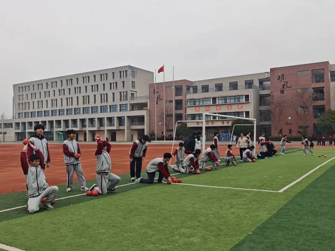 同样陪孩子备战体育中考,为何有的父母越忙越无效? 第1张