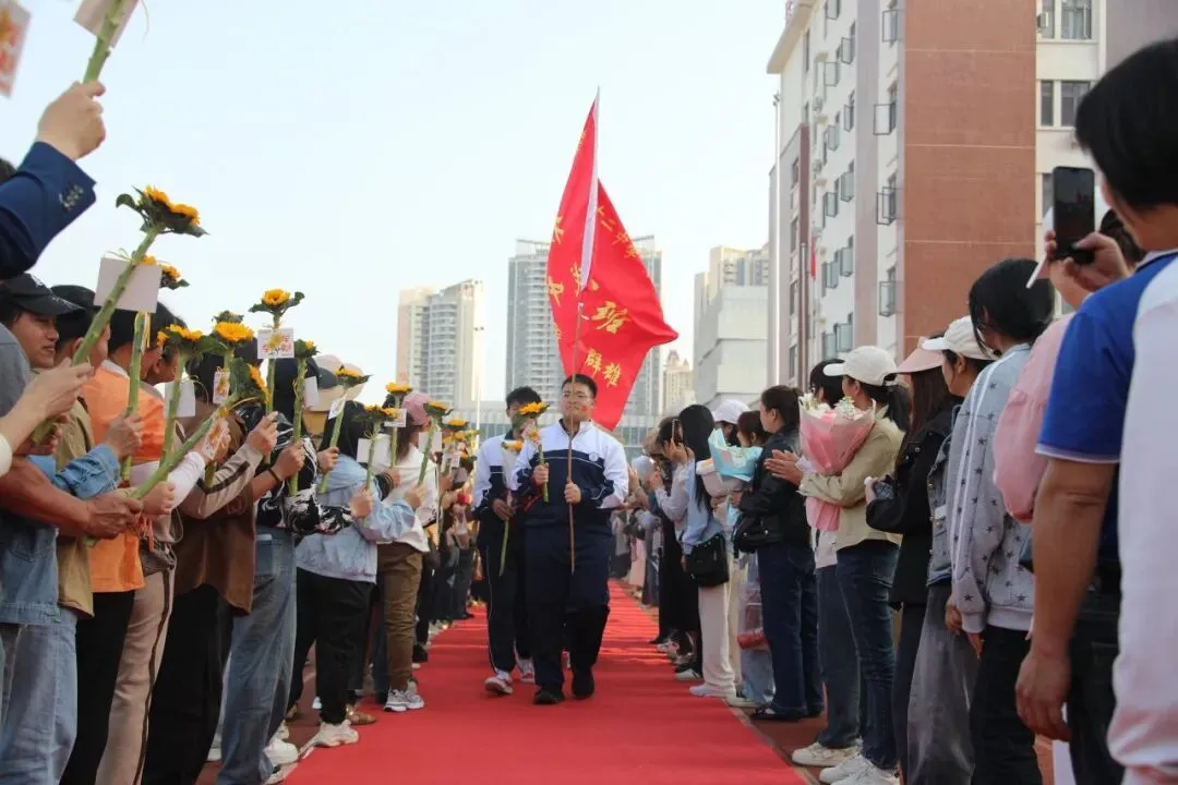 百日砺剑 决胜中考!——北海市第十二中学2026 届中考百日誓师大会燃情启幕 第42张