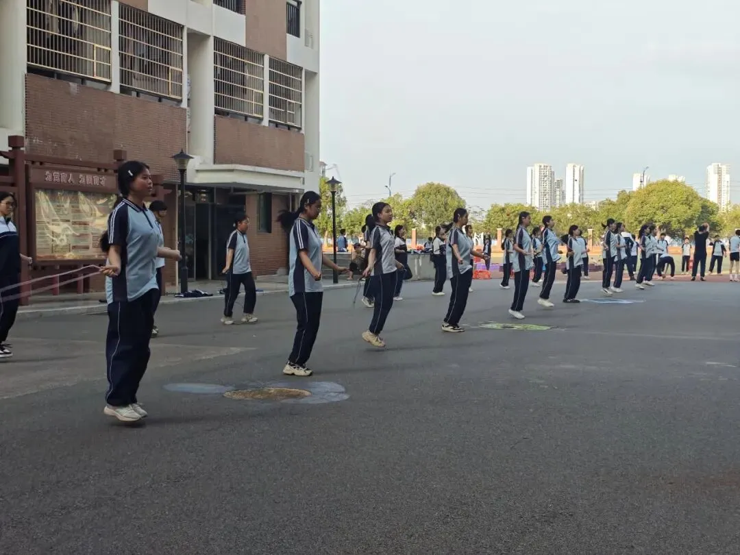 百日砺剑 决胜中考!——北海市第十二中学2026 届中考百日誓师大会燃情启幕 第53张