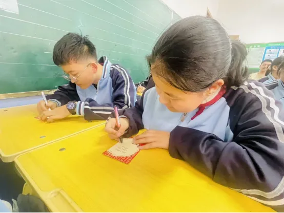 水师中学校九年级组召开“决胜中考 携手未来”百日冲刺主题班会 第4张