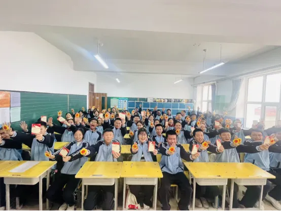 水师中学校九年级组召开“决胜中考 携手未来”百日冲刺主题班会 第6张