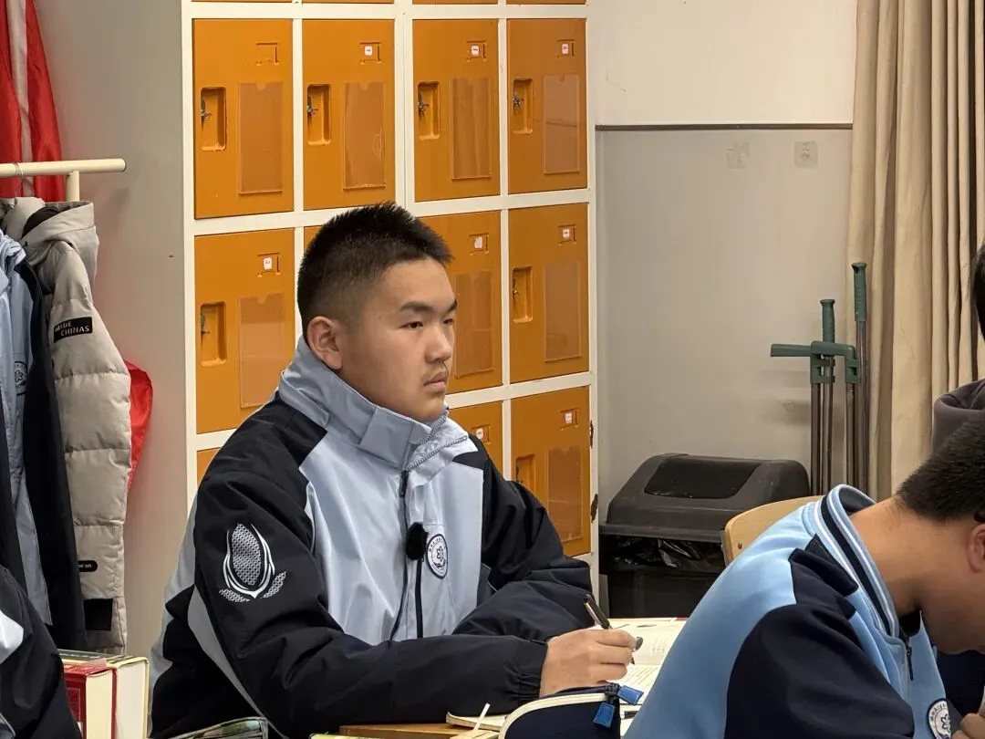 从中考231分到考入C9班,300个名次的飞跃只是他的起点! 第1张