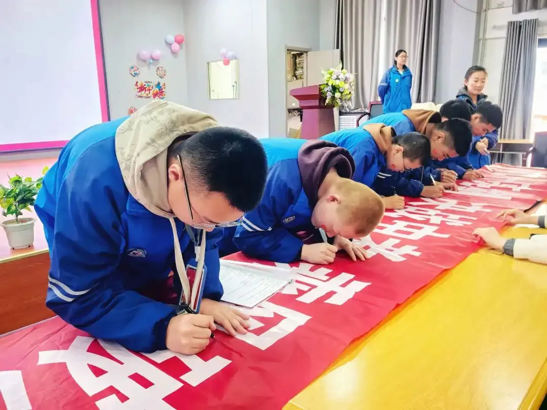 凝心聚力战中考 砥砺奋进向未来——乌苏市教育系统各学校开展百日誓师活动 第35张