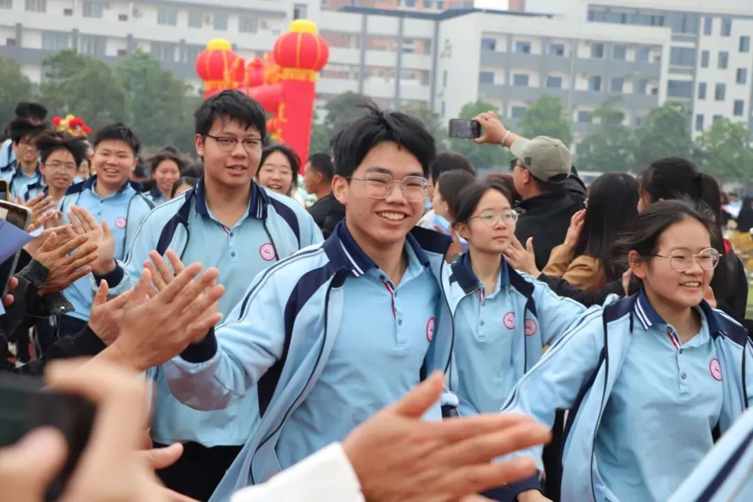 【中考百日誓师】策马扬鞭,逐梦中考!鹿鸣中学2026届中考百日誓师大会燃情启幕 第20张