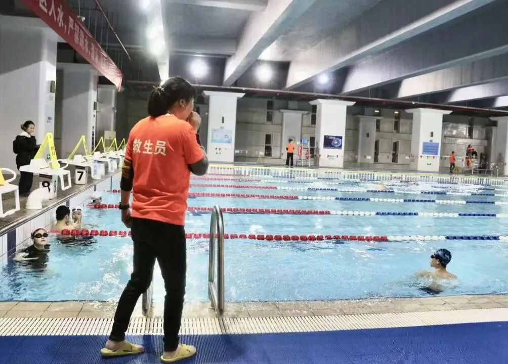 护航中考 | “游”有喜讯 “泳”有陪伴 第4张