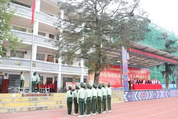 “砺志笃行承五色 百日冲刺战中考”忻城县民族中学2026年中考百日誓师大会 第10张