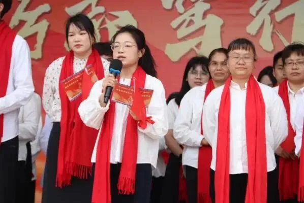 “砺志笃行承五色 百日冲刺战中考”忻城县民族中学2026年中考百日誓师大会 第46张