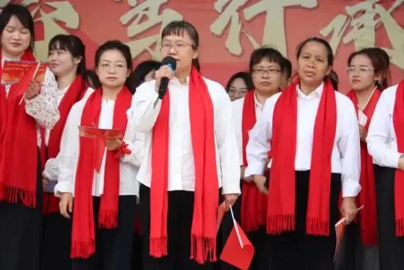 “砺志笃行承五色 百日冲刺战中考”忻城县民族中学2026年中考百日誓师大会 第47张