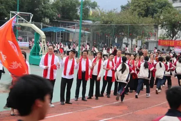 “砺志笃行承五色 百日冲刺战中考”忻城县民族中学2026年中考百日誓师大会 第70张