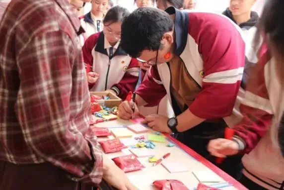 “砺志笃行承五色 百日冲刺战中考”忻城县民族中学2026年中考百日誓师大会 第90张