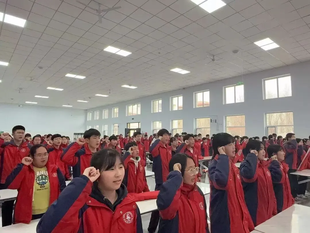 砺剑酬壮志,聚力战中考——世恩中学2026届中考教师动员会暨冲刺誓师大会圆满举行 第10张