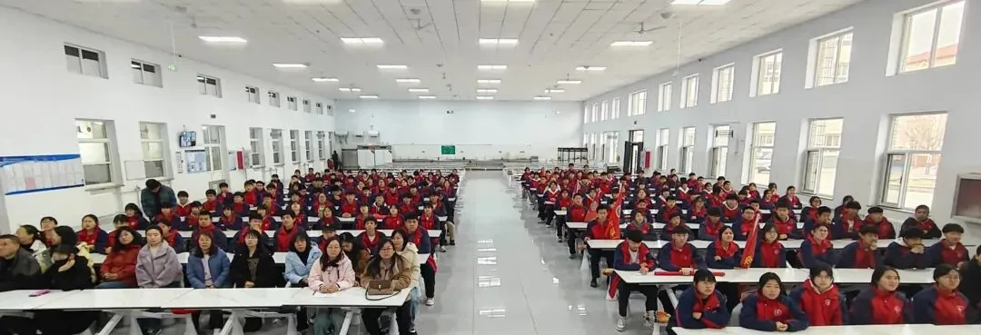 砺剑酬壮志,聚力战中考——世恩中学2026届中考教师动员会暨冲刺誓师大会圆满举行 第19张