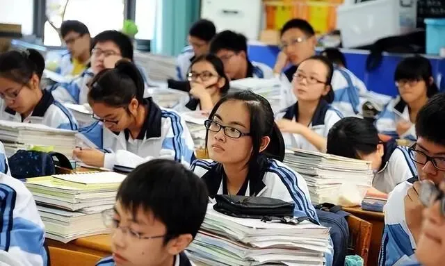 中考百天逆袭记,从熬夜刷题到精准蓄力,我用3阶段计划涨了52分 第1张