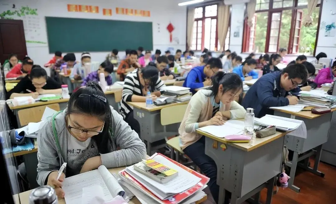 中考百天逆袭记,从熬夜刷题到精准蓄力,我用3阶段计划涨了52分 第3张