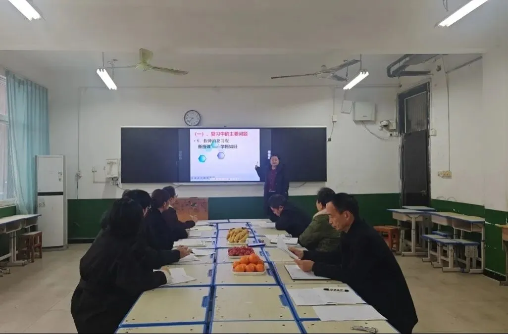 凝心聚力备中考 笃行实干启新程——项城三高初中部九年级第一轮复习备考会顺利召开 第20张