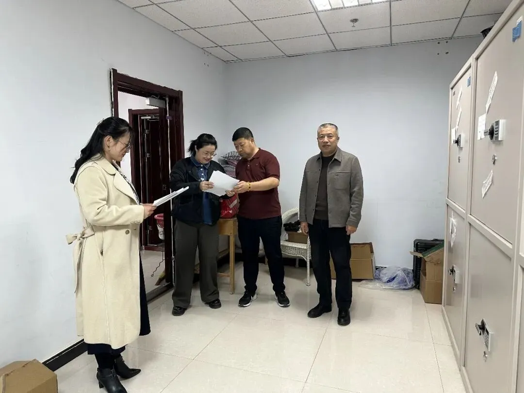 四子王旗国家保密局开展试卷保密室检查工作 第1张