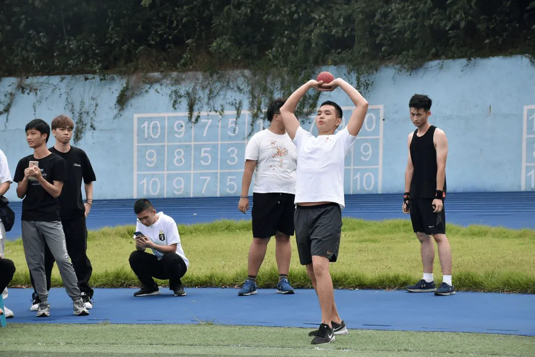 中考体育冲刺:技术动作精解 第2张