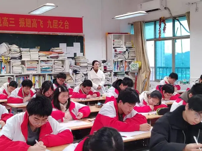 模考演练迎高考,家校共育筑梦行——阳新实验高中高三年级参加全市 第9张