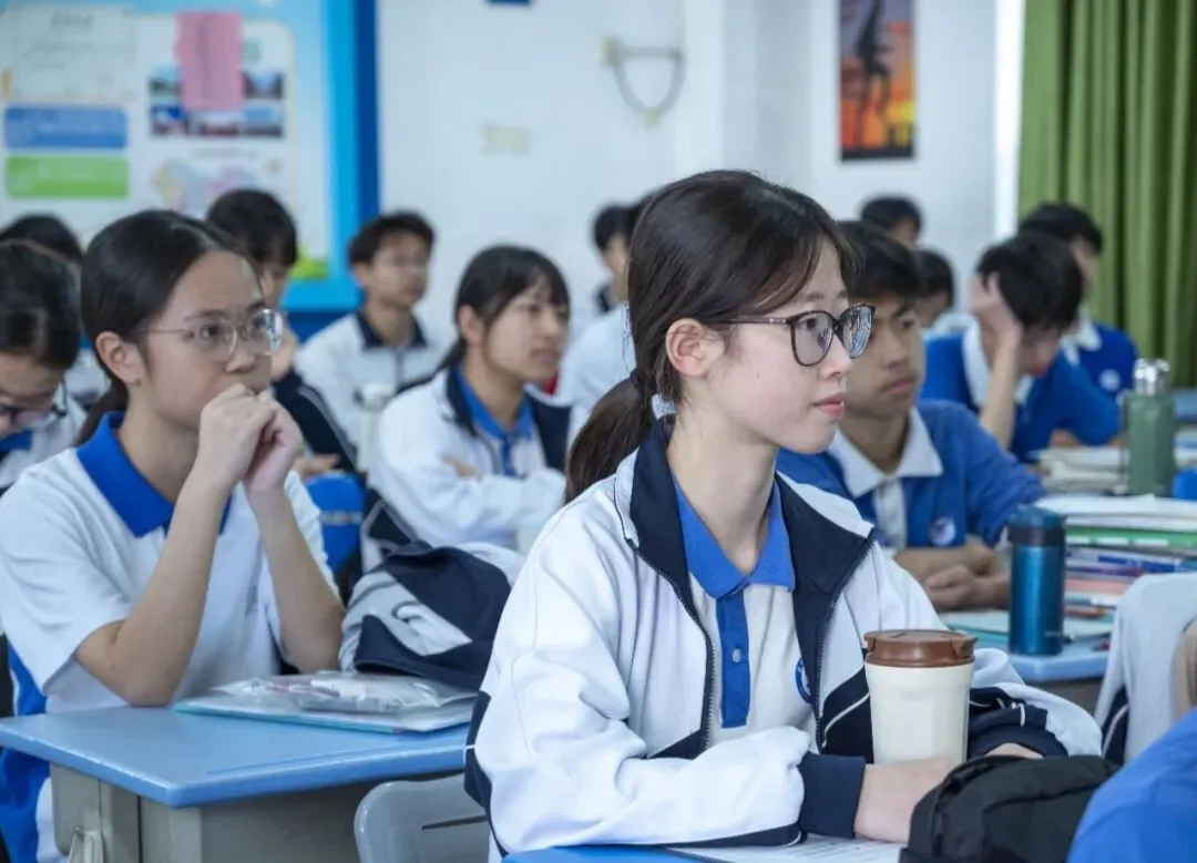 【美好天成·中考动员】骐骥驰骋,为梦而战 | 我校九年级励志教育暨青春宣誓仪式 第8张