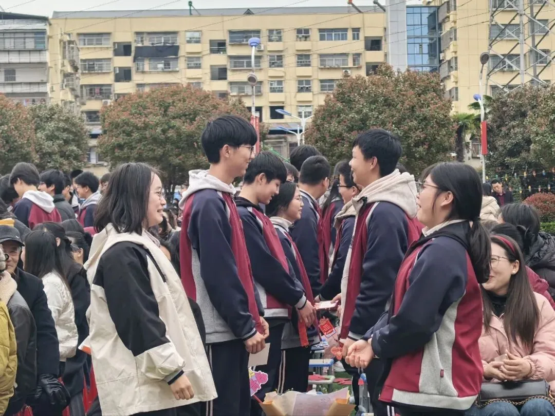 【中考动员大会】龙抬头乘风破万里浪 ,马奋蹄昂首跃九重门 第71张