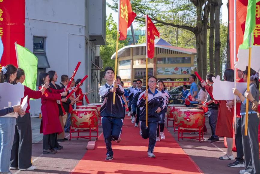 【美好天成·中考动员】骐骥驰骋,为梦而战 | 我校九年级励志教育暨青春宣誓仪式 第56张