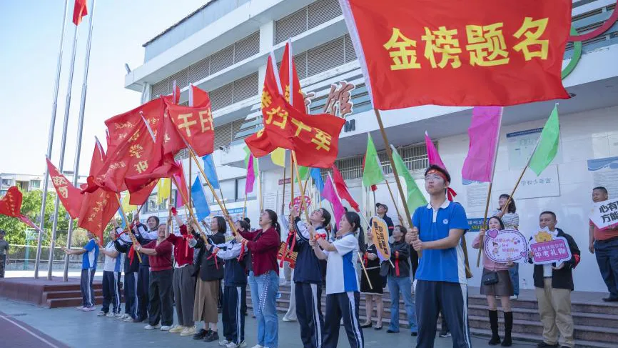 【美好天成·中考动员】骐骥驰骋,为梦而战 | 我校九年级励志教育暨青春宣誓仪式 第59张
