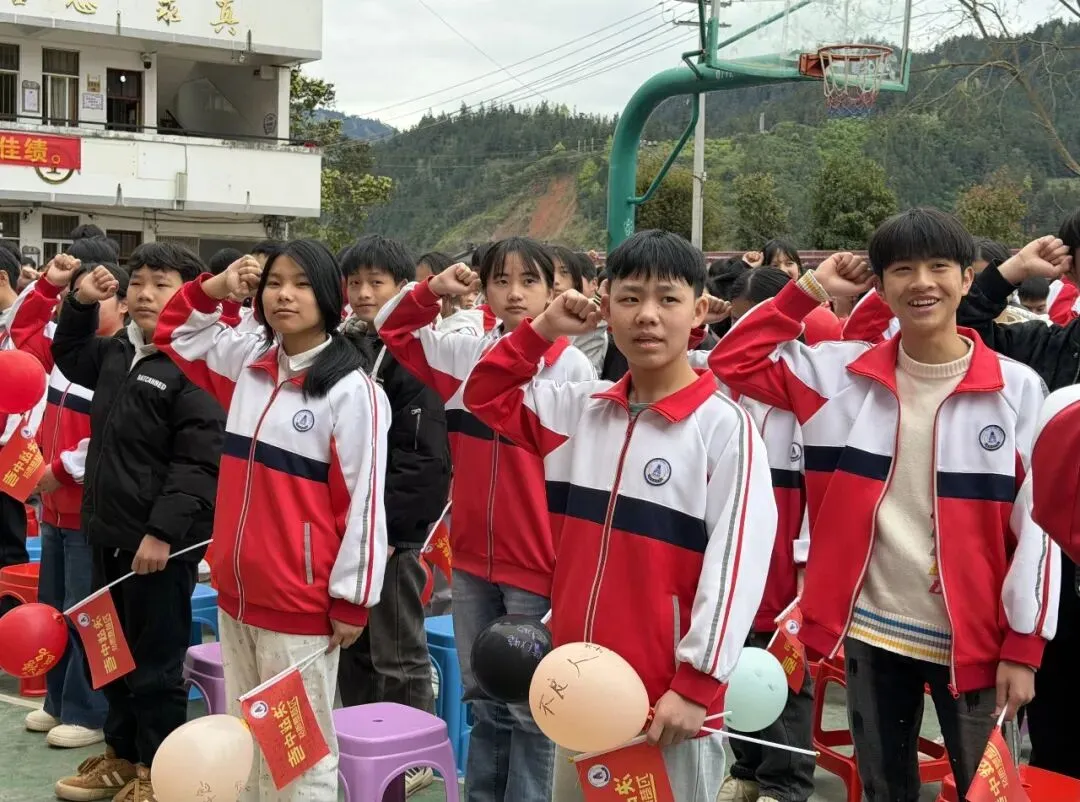 富禄乡中学举行2026年中考百日誓师大会 第7张