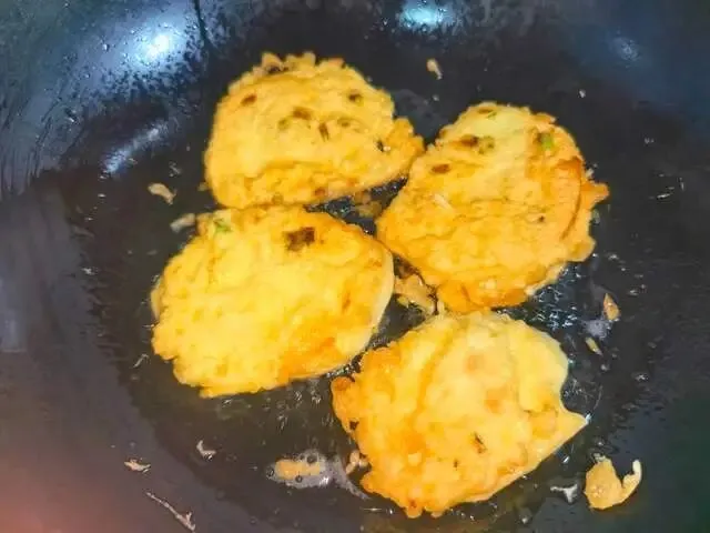 中考倒计时!初三儿子早餐都吃啥?馒头做三明治,成本不足10元! 第9张