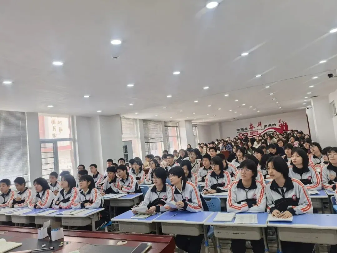 献县教体局组织召开2026年中考学科专题培训会 第11张