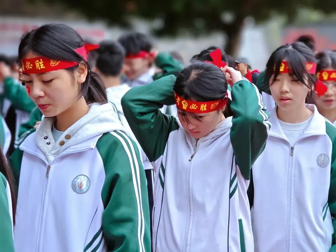 百日策马破风浪,决战中考创辉煌——贞丰县第一中学举行中考百日冲刺誓师大会 第12张