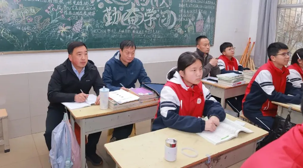 精准调研明方向 凝心聚力备中考——县教师发展中心深入县初级中学开展复课调研 第2张