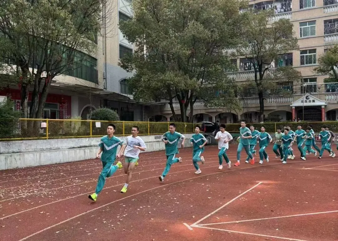 热血逐梦,“体”验青春!初三体育模拟测试圆满收官 第12张