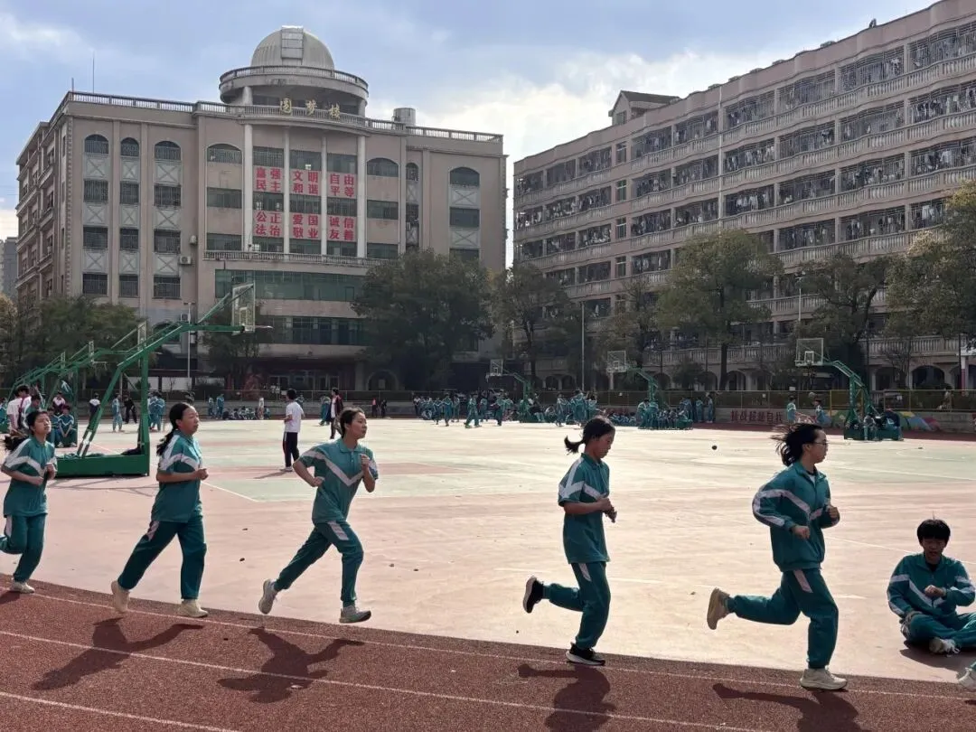 热血逐梦,“体”验青春!初三体育模拟测试圆满收官 第13张