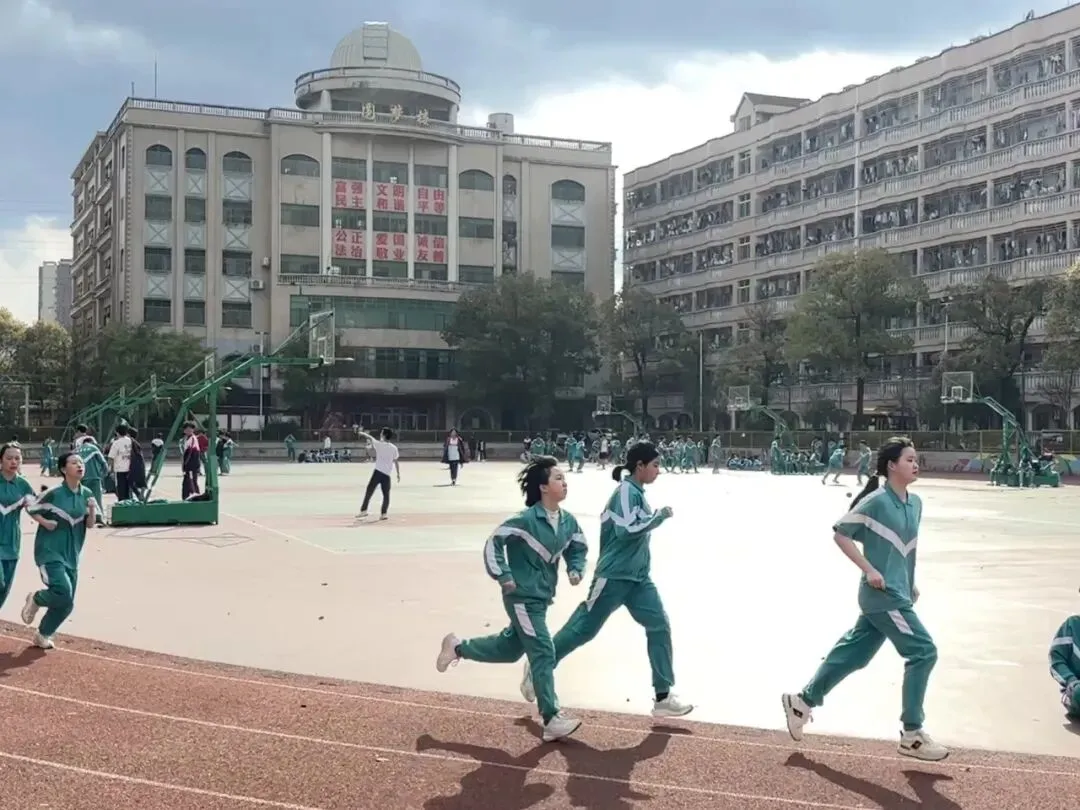 热血逐梦,“体”验青春!初三体育模拟测试圆满收官 第14张